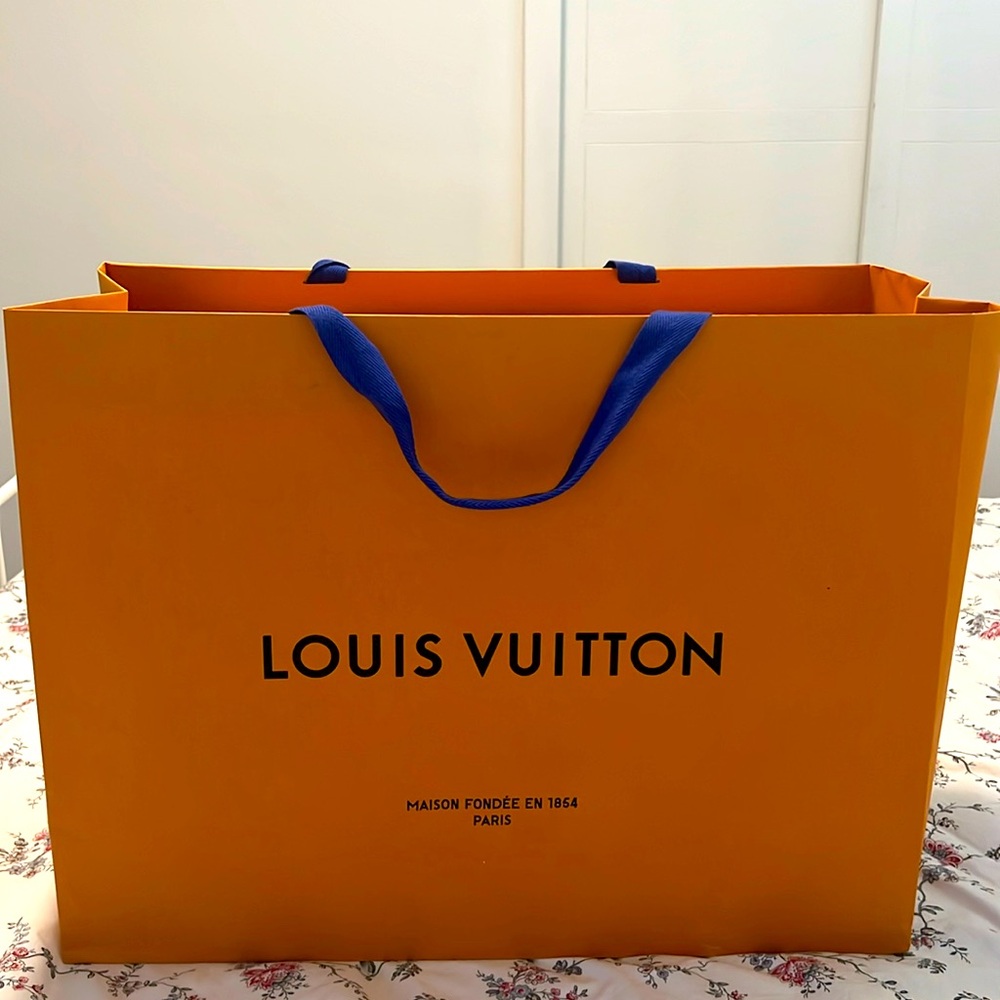 LV women handbag Box with gift ribbon and bag
